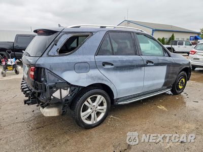 Trzecie zdjęcie samochodu z tyłu: 2015 MERCEDES-BENZ ML 350 4MATIC VIN:4JGDA5HB2FA549151 - miniatura