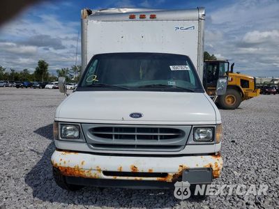 Piąte zdjęcie samochodu w środku: 2001 FORD E-350 BOX TRUCK VIN:1FDSE35L31HB00199 - miniatura