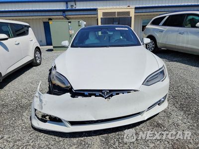Piąte zdjęcie samochodu w środku: 2017 TESLA MODEL S VIN:5YJSA1E2XHF187167 - miniatura