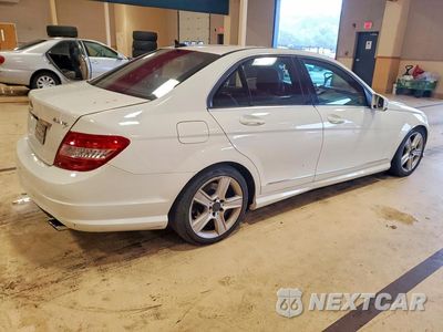 Trzecie zdjęcie samochodu z tyłu: 2011 MERCEDES-BENZ C 300 4MATIC VIN:WDDGF8BB8BR174932 - miniatura