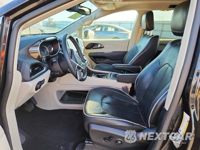Zdjęcie 7 z 13 samochodu: 2023 CHRYSLER PACIFICA HYBRID LIMITED VIN:2C4RC1S70PR614352 - miniatura