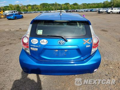 Zdjęcie 6 z 12 samochodu: 2012 TOYOTA PRIUS C THREE VIN:JTDKDTB36C1026493 - miniatura