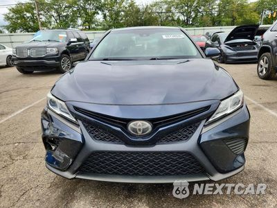 Piąte zdjęcie samochodu w środku: 2018 TOYOTA CAMRY SE VIN:4T1B11HKXJU524764 - miniatura