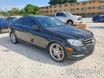 Czwarte zdjęcie samochodu z boku: 2013 MERCEDES-BENZ C 250 VIN:WDDGJ4HBXDG069127 - miniatura