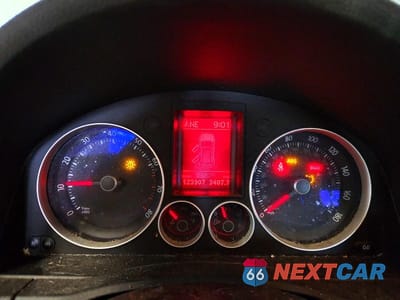 Zdjęcie 9 z 13 samochodu: 2008 VOLKSWAGEN GTI VIN:WVWGV71K98W225454 - miniatura