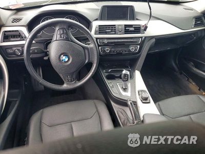 Zdjęcie 8 z 12 samochodu: 2018 BMW 320 I VIN:WBA8E1G50JNU90193 - miniatura