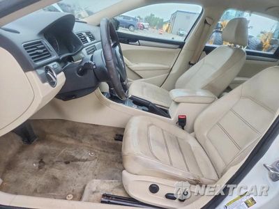 Zdjęcie 7 z 12 samochodu: 2015 VOLKSWAGEN PASSAT S VIN:1VWAT7A38FC107086 - miniatura