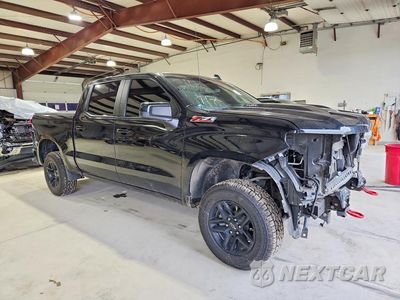 Czwarte zdjęcie samochodu z boku: 2024 CHEVROLET SILVERADO K1500 LT TRAIL BOSS VIN:3GCUDFELXRG356704 - miniatura