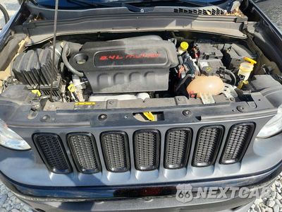 Zdjęcie 11 z 12 samochodu: 2017 JEEP RENEGADE LATITUDE VIN:ZACCJBBB8HPF96954 - miniatura