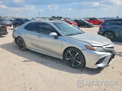Czwarte zdjęcie samochodu z boku: 2018 TOYOTA CAMRY XSE V6 VIN:4T1BZ1HK7JU003896 - miniatura