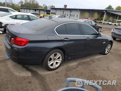 Trzecie zdjęcie samochodu z tyłu: 2013 BMW 528 XI VIN:WBAXH5C55DDW13061 - miniatura