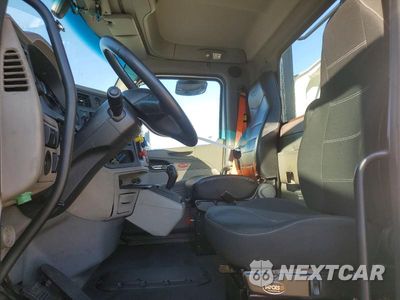 Zdjęcie 7 z 12 samochodu: 2018 PETERBILT 579 SEMI TRUCK VIN:1XPBA48X1JD446505 - miniatura