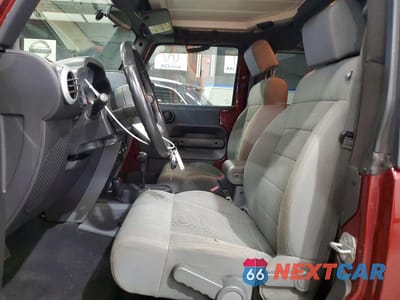 Zdjęcie 7 z 13 samochodu: 2008 JEEP WRANGLER SAHARA VIN:1J4FA541X8L512781 - miniatura