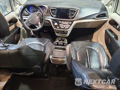 Zdjęcie 8 z 13 samochodu: 2017 CHRYSLER PACIFICA TOURING L VIN:2C4RC1BG1HR539131 - miniatura
