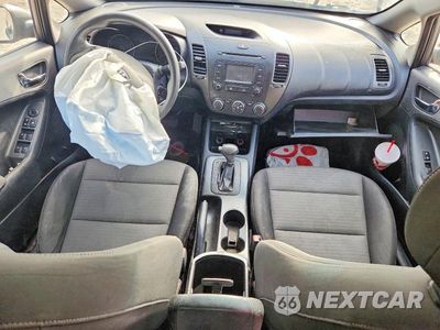 Zdjęcie 8 z 13 samochodu: 2016 KIA FORTE LX VIN:KNAFX4A65G5564849 - miniatura