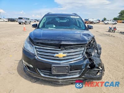 Piąte zdjęcie samochodu w środku: 2017 CHEVROLET TRAVERSE LT VIN:1GNKVHKD7HJ329526 - miniatura