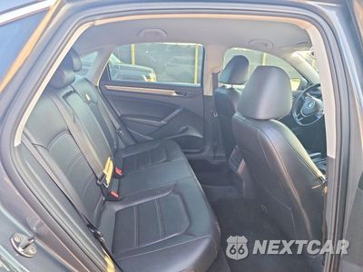 Zdjęcie 10 z 12 samochodu: 2017 VOLKSWAGEN PASSAT R-LINE VIN:1VWDT7A34HC047680 - miniatura