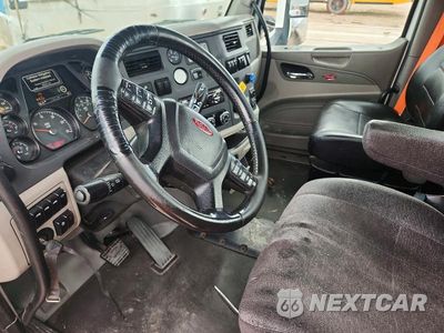 Zdjęcie 8 z 12 samochodu: 2019 PETERBILT 579 SEMI TRUCK VIN:1XPBA48X1KD478548 - miniatura