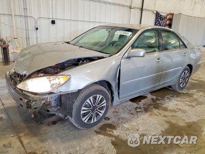 2005 TOYOTA CAMRY LE 4T1BE32K65U609020 - główne zdjęcie licytacji z USA - miniatura