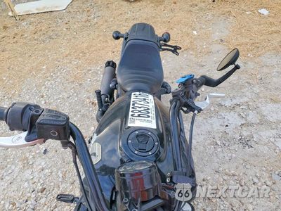 Piąte zdjęcie samochodu w środku: 2018 INDIAN MOTORCYCLE CO. SCOUT BOBBER VIN:56KMTB00XJ3137705 - miniatura