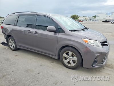 Czwarte zdjęcie samochodu z boku: 2019 TOYOTA SIENNA LE VIN:5TDKZ3DC9KS006593 - miniatura