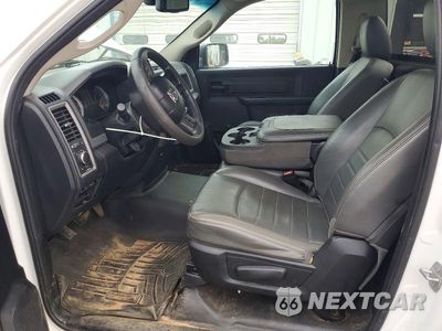 Zdjęcie 7 z 12 samochodu: 2018 RAM 1500 ST VIN:3C6JR6AG6JG238514 - miniatura