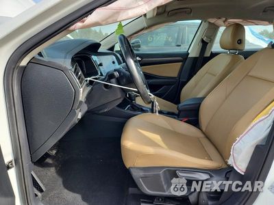 Zdjęcie 7 z 12 samochodu: 2019 VOLKSWAGEN JETTA SEL VIN:3VWE57BU5KM064340 - miniatura