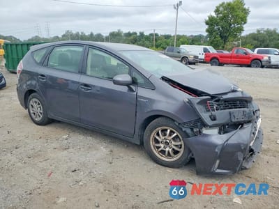 Czwarte zdjęcie samochodu z boku: 2015 TOYOTA PRIUS V THREE VIN:JTDZN3EU7FJ028905 - miniatura