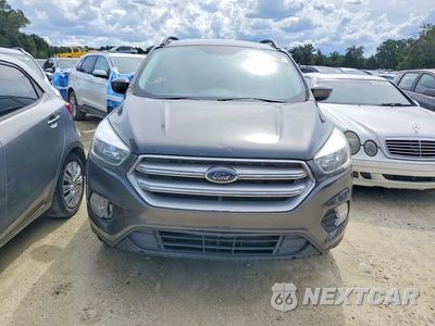 Piąte zdjęcie samochodu w środku: 2018 FORD ESCAPE SE VIN:1FMCU9GD4JUA75305 - miniatura