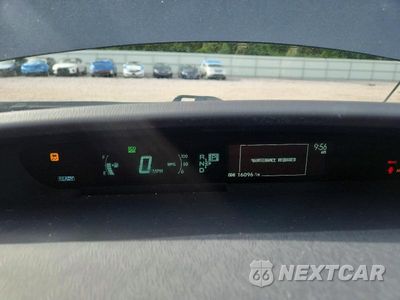Zdjęcie 9 z 12 samochodu: 2012 TOYOTA PRIUS FOUR VIN:JTDKN3DU6C1603803 - miniatura