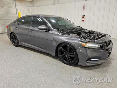 Czwarte zdjęcie samochodu z boku: 2018 HONDA ACCORD SPORT VIN:1HGCV1F37JA197719 - miniatura