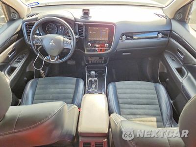 Zdjęcie 8 z 13 samochodu: 2020 MITSUBISHI OUTLANDER SE VIN:JA4AD3A35LZ012030 - miniatura