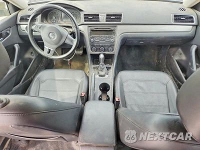 Zdjęcie 8 z 12 samochodu: 2015 VOLKSWAGEN PASSAT S VIN:1VWAT7A38FC066362 - miniatura