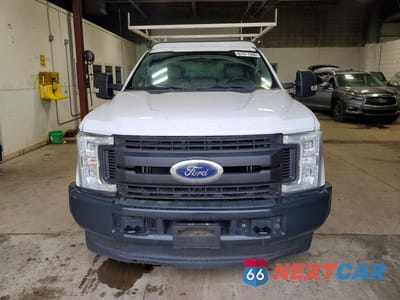 Piąte zdjęcie samochodu w środku: 2019 FORD F250 SUPER DUTY VIN:1FTBF2A61KEF23121 - miniatura