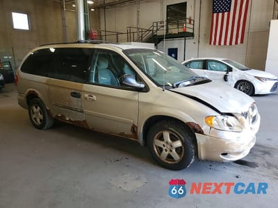 Czwarte zdjęcie samochodu z boku: 2006 DODGE GRAND CARAVAN SXT VIN:2D4GP44L56R872309 - miniatura