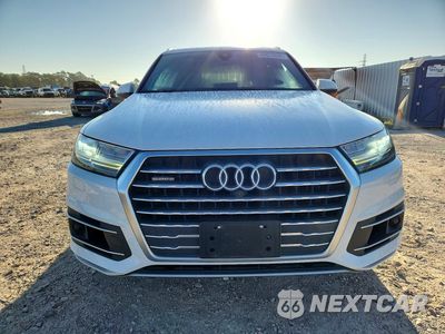 Piąte zdjęcie samochodu w środku: 2018 AUDI Q7 PRESTIGE VIN:WA1VAAF71JD040525 - miniatura