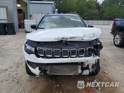 Piąte zdjęcie samochodu w środku: 2025 JEEP COMPASS LIMITED VIN:3C4NJDCN0ST581555 - miniatura