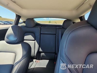 Zdjęcie 10 z 13 samochodu: 2025 TESLA MODEL Y VIN:7SAYGDEE2SF237719 - miniatura