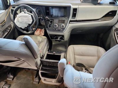 Zdjęcie 8 z 14 samochodu: 2015 TOYOTA SIENNA XLE 8-PASSENGER VIN:5TDYK3DC2FS544489 - miniatura