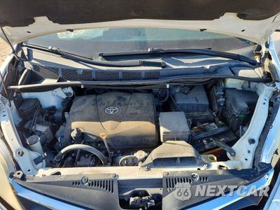 Zdjęcie 12 z 13 samochodu: 2018 TOYOTA SIENNA LE VIN:5TDKZ3DC8JS903578 - miniatura
