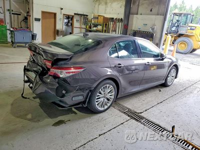 Trzecie zdjęcie samochodu z tyłu: 2018 TOYOTA CAMRY HYBRID XLE VIN:4T1B21HK0JU009687 - miniatura