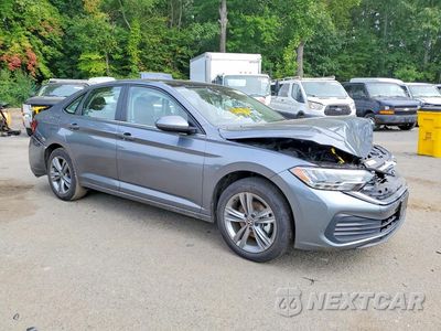 Czwarte zdjęcie samochodu z boku: 2024 VOLKSWAGEN JETTA SE VIN:3VW7M7BU3RM067551 - miniatura