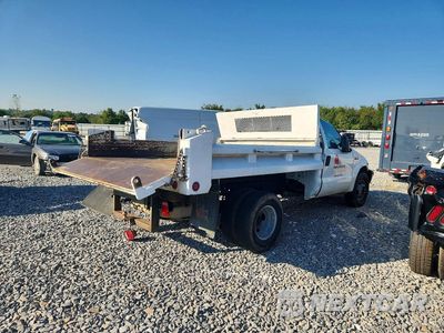 Trzecie zdjęcie samochodu z tyłu: 2003 FORD F350 SUPER DUTY DUMP TRUCK VIN:1FDWF36S93ED67128 - miniatura
