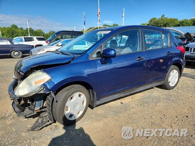 2009 NISSAN VERSA 1.8 S 3N1BC13E69L381451 - główne zdjęcie licytacji z USA - miniatura