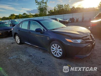 Czwarte zdjęcie samochodu z boku: 2019 TOYOTA CAMRY LE VIN:4T1B11HK0KU694276 - miniatura