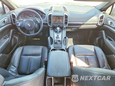 Zdjęcie 8 z 13 samochodu: 2012 PORSCHE CAYENNE VIN:WP1AA2A20CLA00479 - miniatura