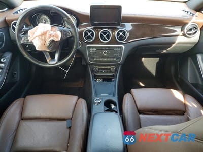 Zdjęcie 8 z 12 samochodu: 2016 MERCEDES-BENZ CLA 250 4MATIC VIN:WDDSJ4GB4GN296700 - miniatura