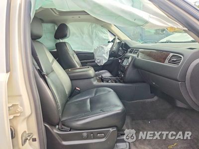 Zdjęcie 7 z 13 samochodu: 2010 GMC YUKON DENALI VIN:1GKUKEEF8AR169349 - miniatura
