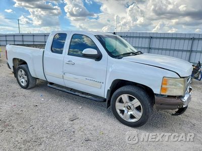 Czwarte zdjęcie samochodu z boku: 2008 CHEVROLET SILVERADO C1500 VIN:2GCEC19J581111884 - miniatura