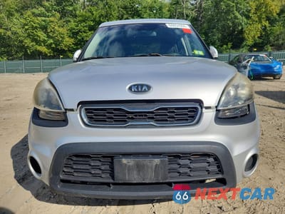 Piąte zdjęcie samochodu w środku: 2012 KIA SOUL BASE VIN:KNDJT2A51C7464394 - miniatura